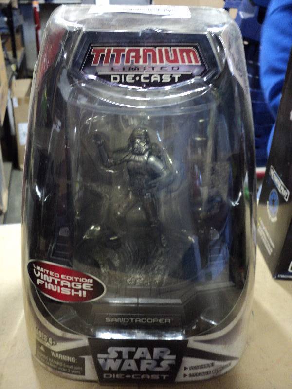 lot 5118 image: Titanium Series Die Cast Figurine Sand Trooper 2006 Hasbro