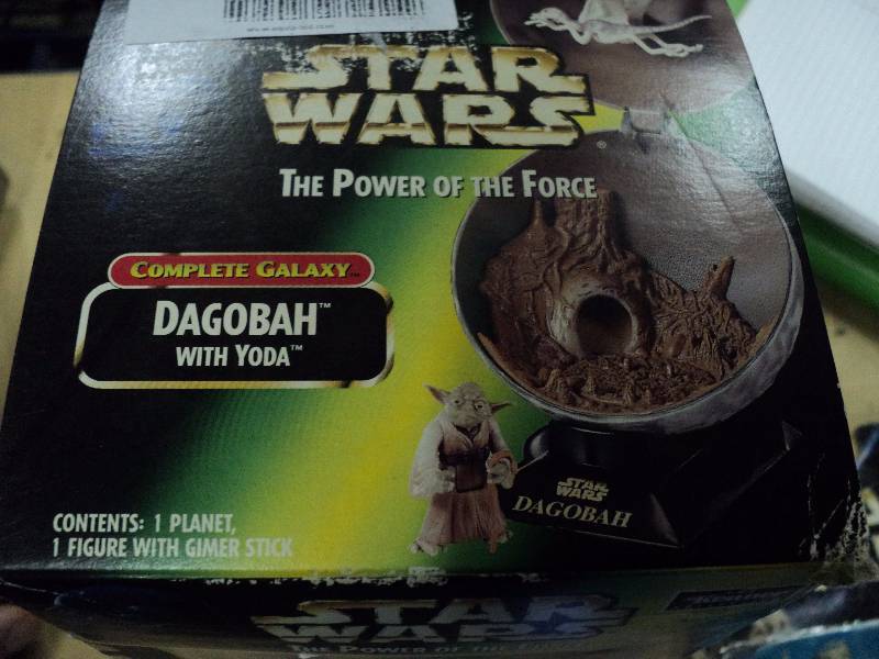 lot 5119 image: Star Wars Complete Galaxy Dagobah w Yoda Figurine Kenner Hasbro 1998