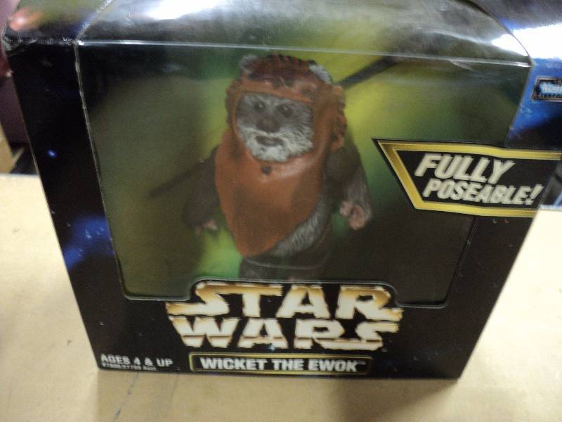 lot 5123 image: Star Wars Action Collection Hasbro 1998 Wicket, the Ewok