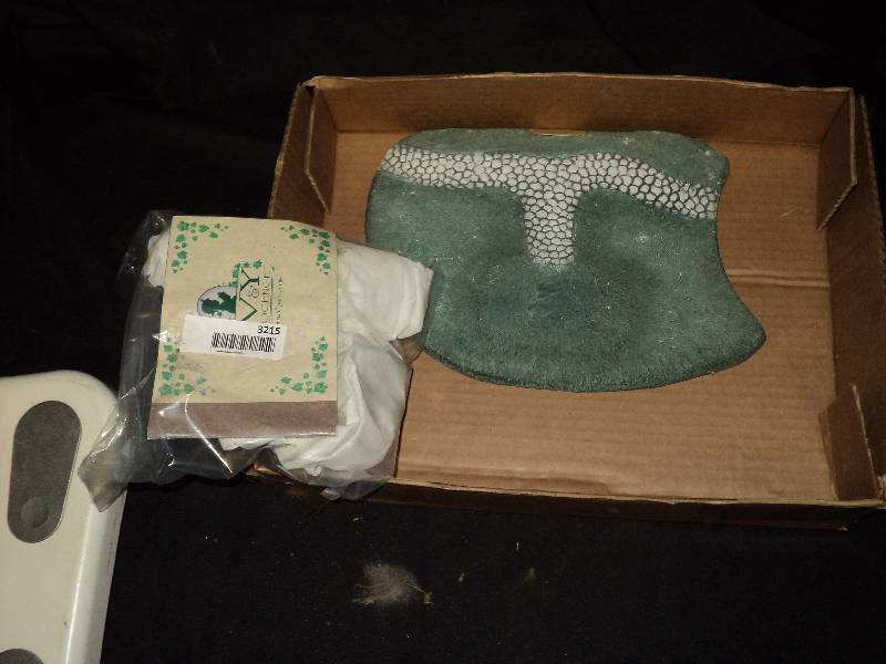 lot 5170 image: Ivy & Innocence Collection lot (1) Sparkys Doghouse 1A1575, (1) set of 3 trees, (1) VIII Base with booklet