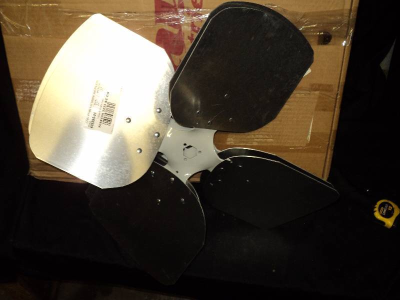 lot 5190 image: (2) ct. lot Lau Industries Fan Blades, Universal replacement 605595-01, 22 diameter w pitch of 33