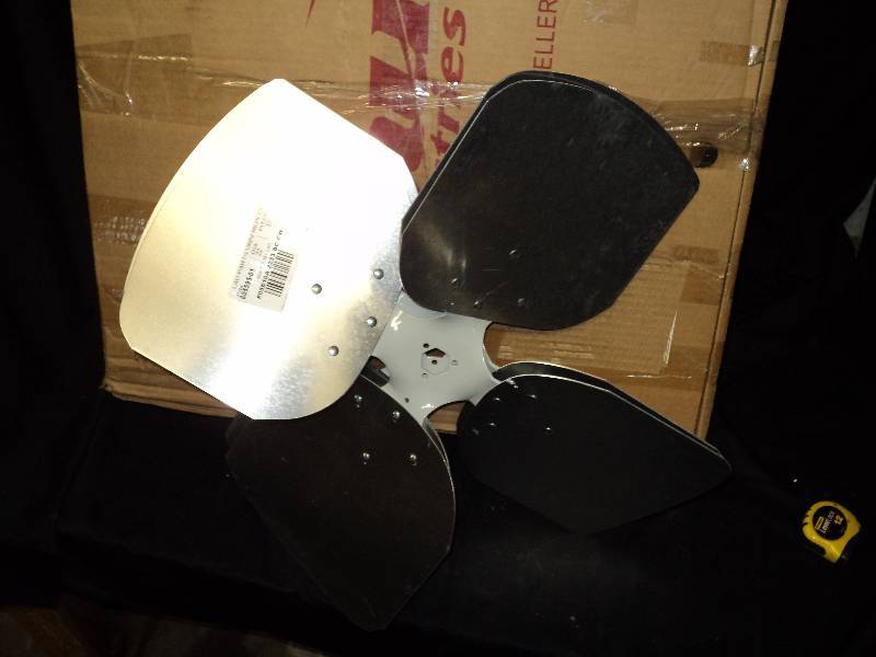 lot 5191 image: (2) ct. lot Lau Industries Fan Blades, Universal replacement 605595-01, 22 diameter w pitch of 33