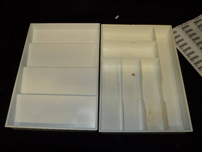 lot 5211 image: (2) ct. lot white plastic drawer organizers, 2 styles, Dynatek