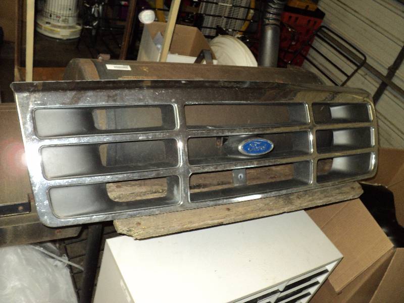lot 5232 image: Ford Grill Cover
