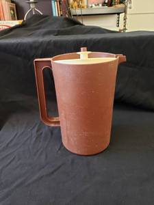 lot 1919 image: large Tupperware pitcher