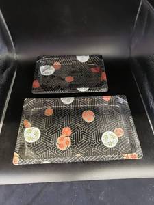 lot 1949 image: set Asian themed trays