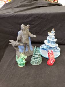 lot 1976 image: lot of castlesdragons