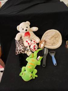 lot 1980 image: pet lot