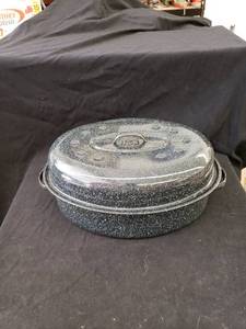 lot 1981 image: enamelgraniteware roaster