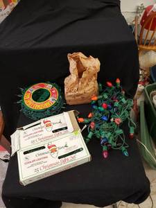 lot 1983 image: lot of Christmas lightsspare bulbs