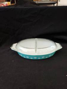 lot 1985 image: pyrex blue snowflake divided dish wlid