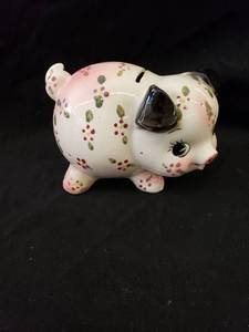 lot 1989 image: old piggy bank