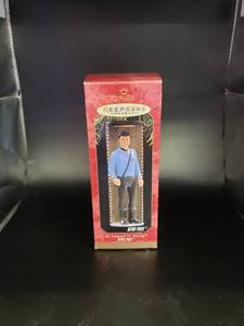 lot 2042 image: Star Trek Dr. Mccoy Hallmark ornament