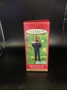 lot 2043 image: Star Trek Captain Sisko Hallmark ornament
