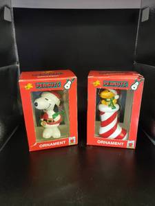 lot 2047 image: pair peanuts ornaments