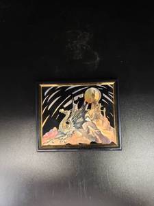 lot 2059 image: iridecent dragon magnet