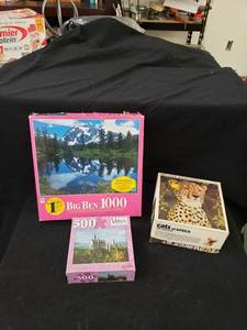 lot 2077 image: lot of 3 puzzles