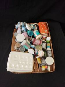 lot 2080 image: lot of paintsupplies