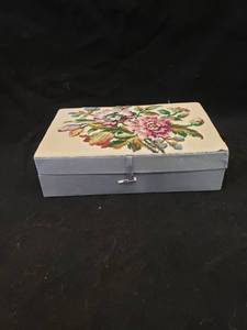lot 2107 image: hand sewn dresser box