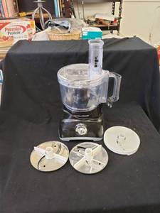 lot 2121 image: Hamilton Beach food processor works
