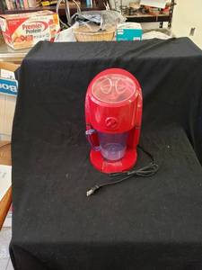 lot 2122 image: Frigidaire grinder works