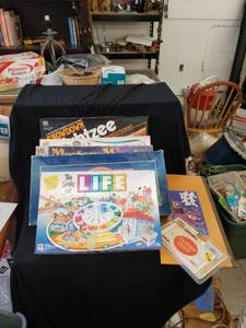 lot 2133 image: lot of board games