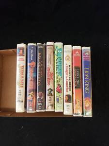 lot 2143 image: lot of 8 Disney VHS