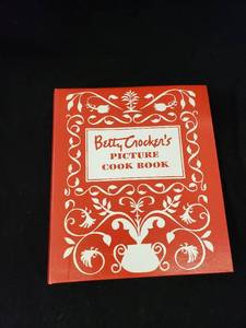 lot 2166 image: Betty Crockers Picture Cook Book