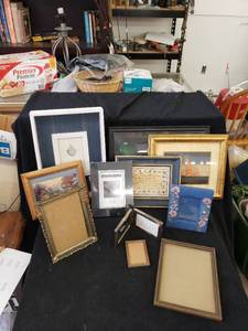 lot 2168 image: lot of picture frames