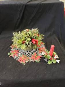 lot 2180 image: retro plastic poinsettaberry decor