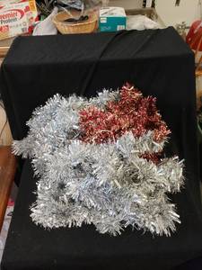lot 2183 image: lot of tinsel