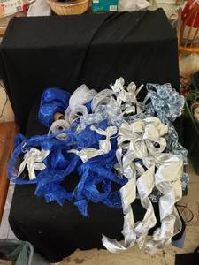 lot 2187 image: lot of bluesilver bowsribbon
