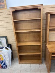 lot 4928 image: 6 foot book shelf