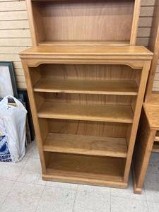 lot 4929 image: 4 foot book shelf