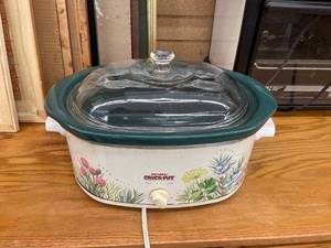 lot 4944 image: working crock pot