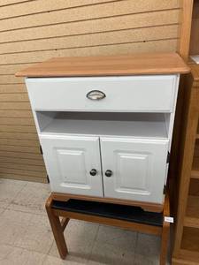 lot 4951 image: white microwave cart