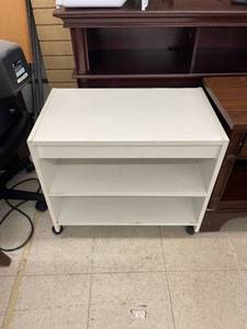 lot 4957 image: white rolling cart