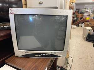 lot 4958 image: working tube tv