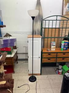 lot 4964 image: floor lamp