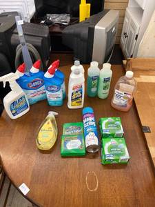lot 4975 image: cleaning supplies ( most are full)