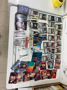 lot 8008 image: 1990s Star Trek cards