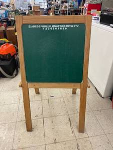 lot 8015 image: chalk board easel