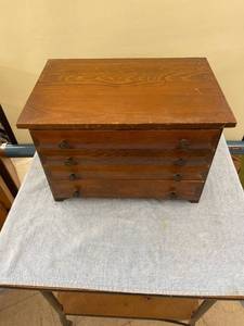 lot 8016 image: silverware box