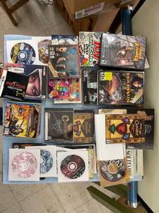 lot 8019 image: lot of pc games