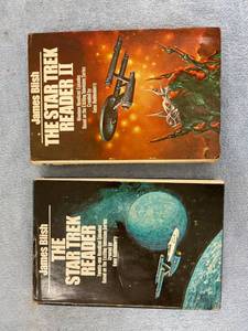 lot 8023 image: Star Trek reader & reader 2
