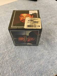 lot 8038 image: 1995 Star Trek puzzle cube unopened