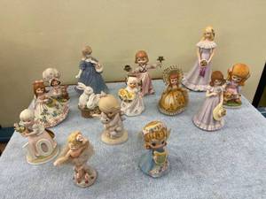 lot 8040 image: figurine lot. Lefton & GG