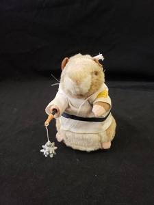 lot 8044 image: battery powered kung fu mouse