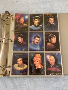 lot 8050 image: 1990s Star Trek cards 01-90  s1 & s2