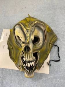 lot 8054 image: rubber mask